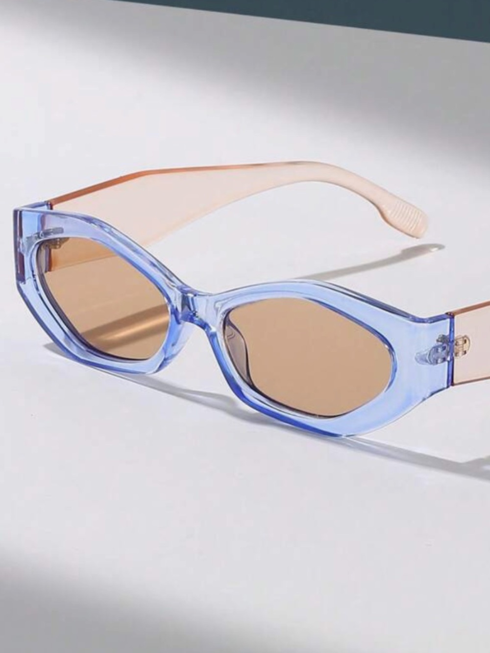NWOT Blue Peach Y2K Sunglasses Retro Colorblock Fashion Shades